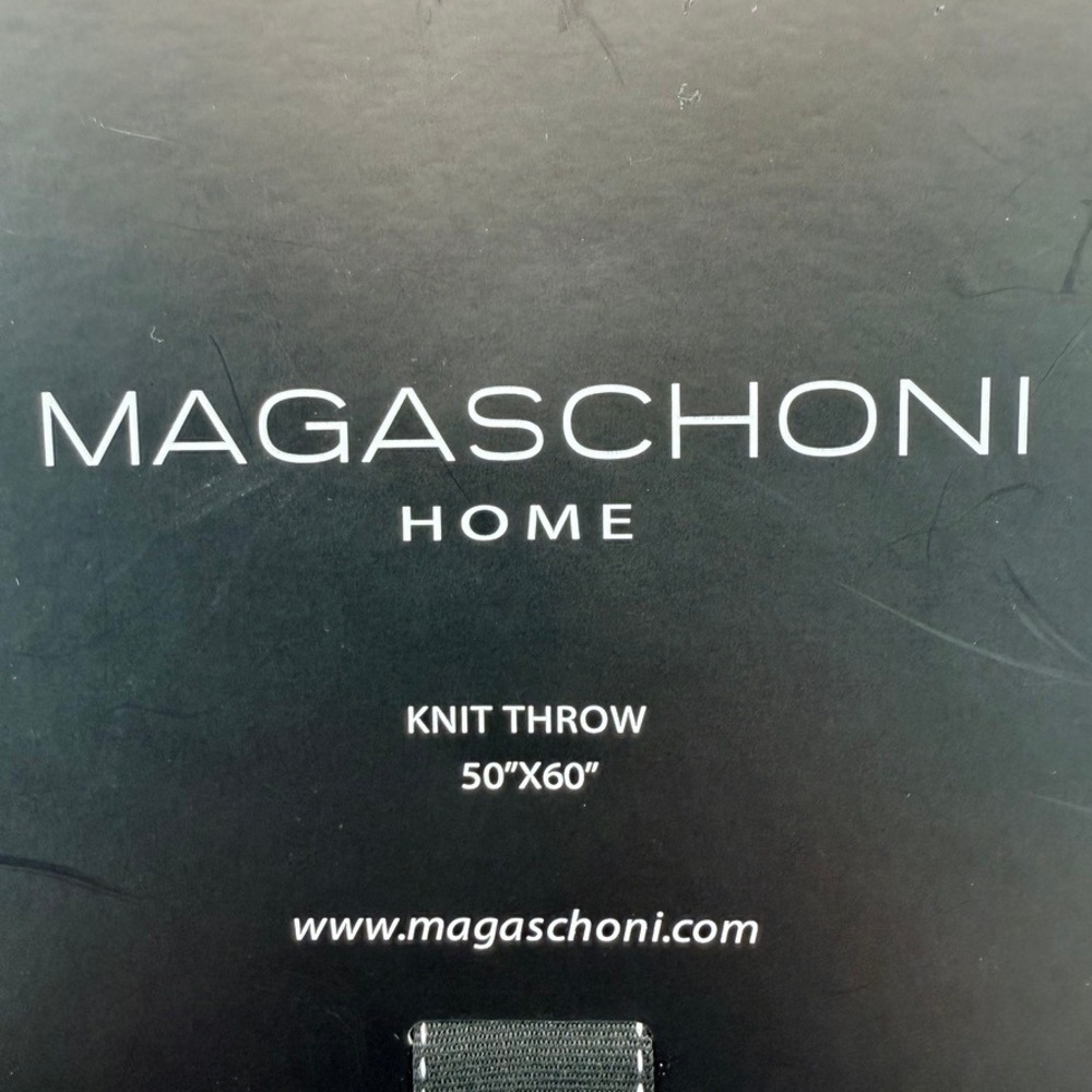 Magaschoni Cable Knit Sweater Throw Blanket 50" X 60" Gray Heather NWT Gift Box - Picture 3 of 3